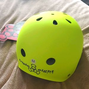 NWT Youth Unisex Skateboard Helmut
